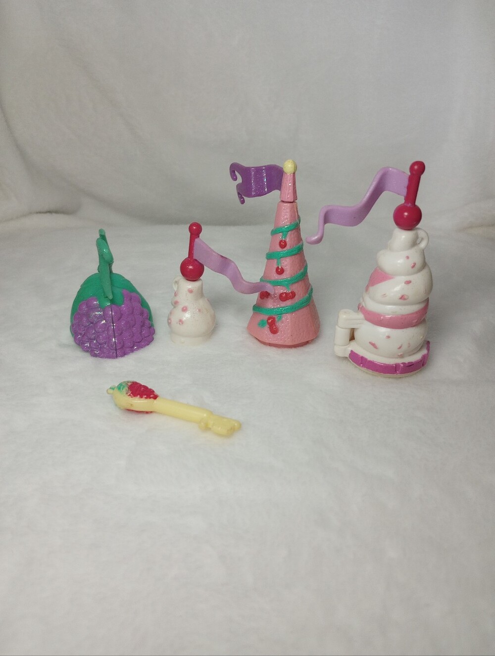 90s Polly Pocket Starcastle Trendmasters Replacement Parts Teacup  Berry Pieces